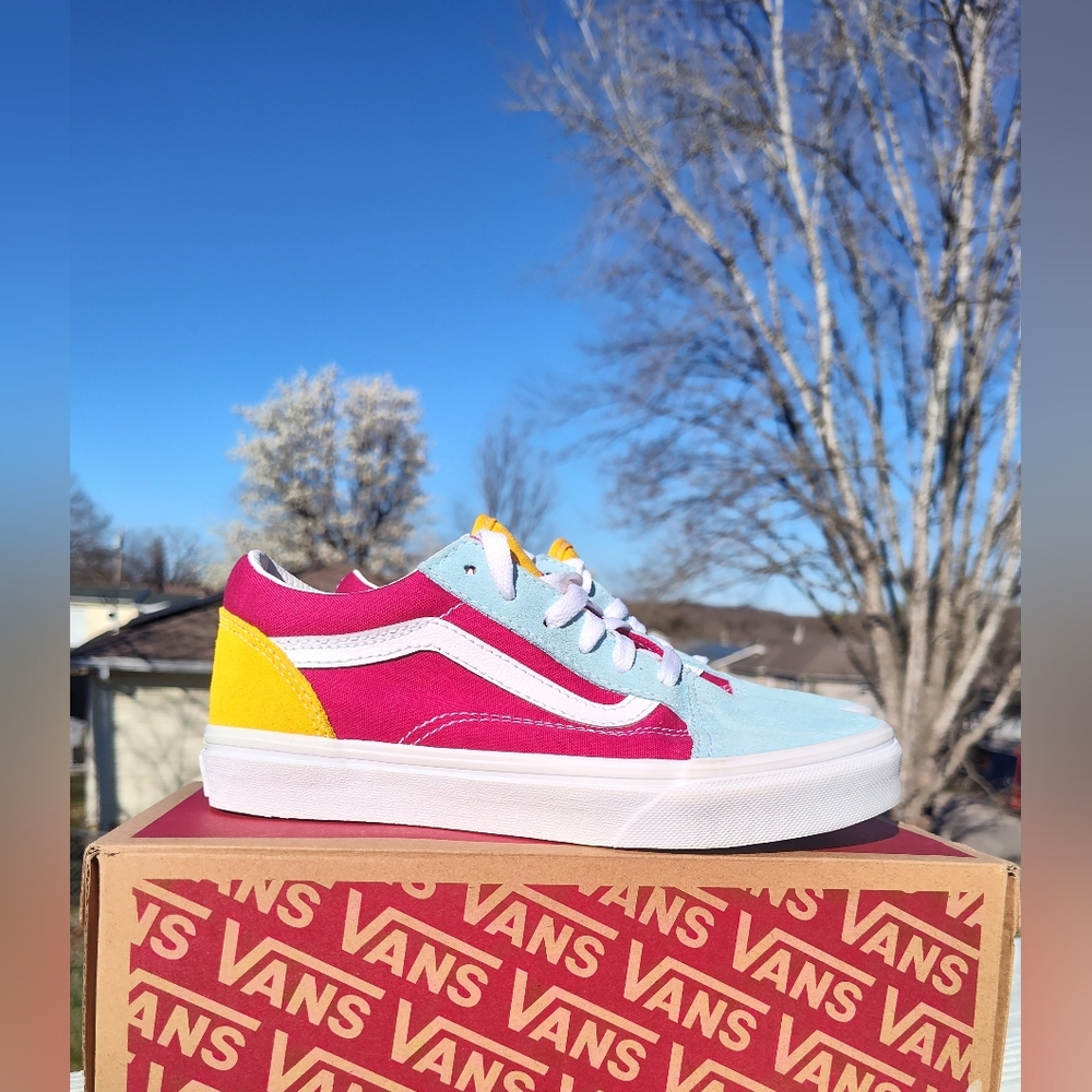 Kids Vans Shoes Suede and Canvas Sneakers Old Skool sz 3 Fruity Coral/White